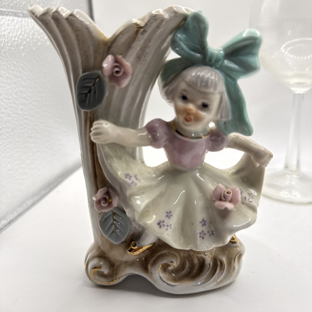 Vtg Adorable Little Girl With Bow Vase